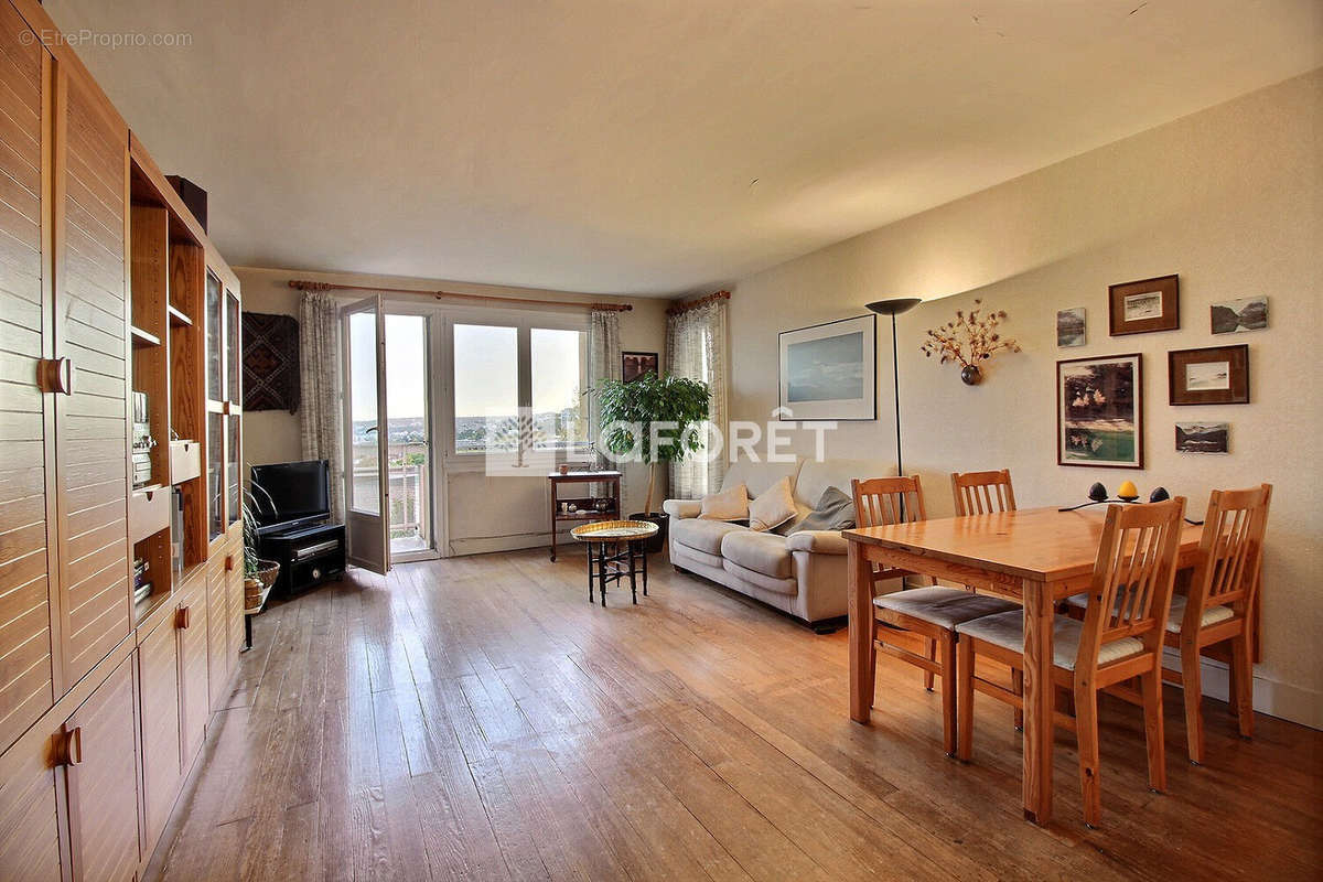 Appartement à SURESNES