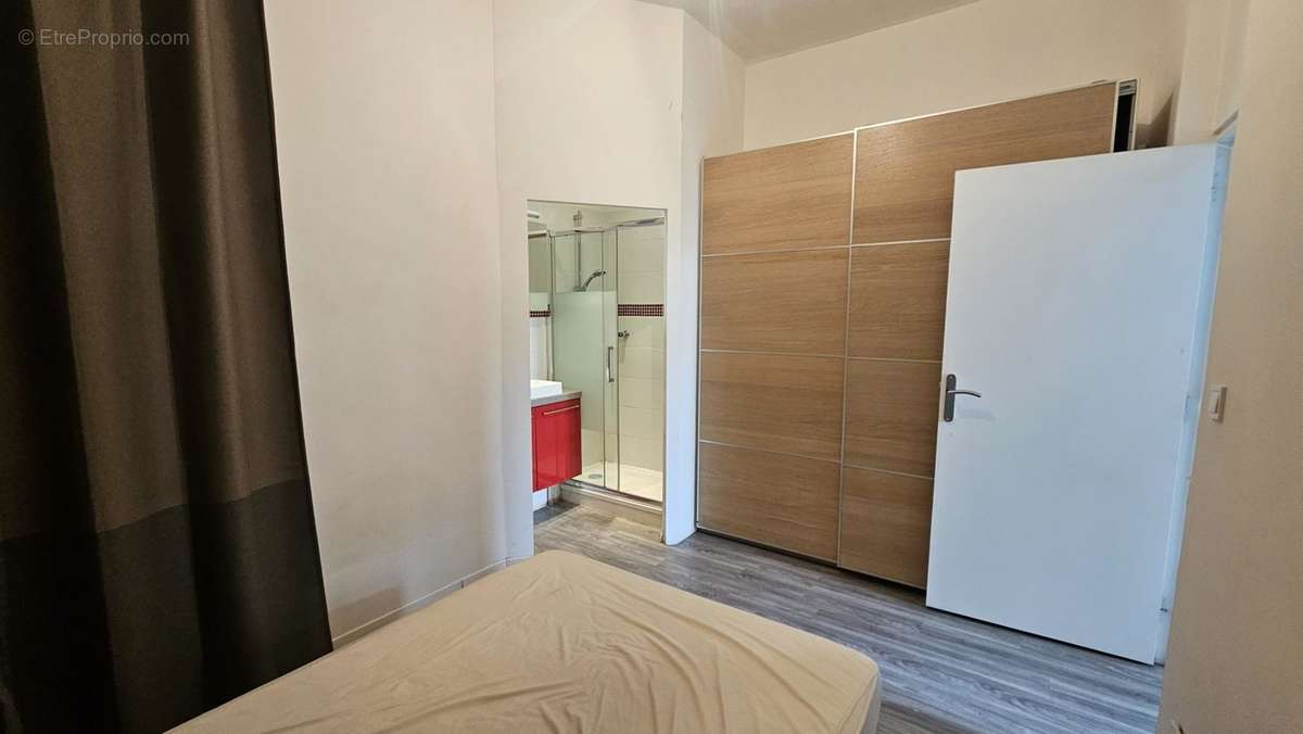 Appartement à MARSEILLE-4E