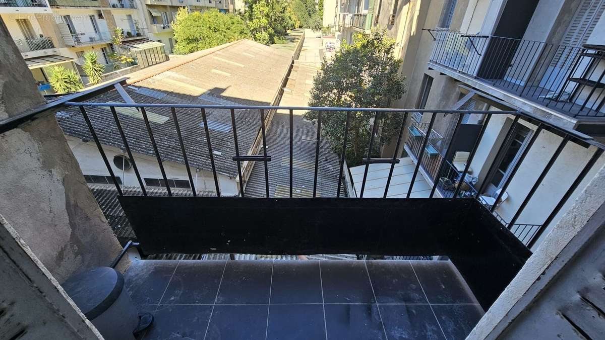 Appartement à MARSEILLE-4E