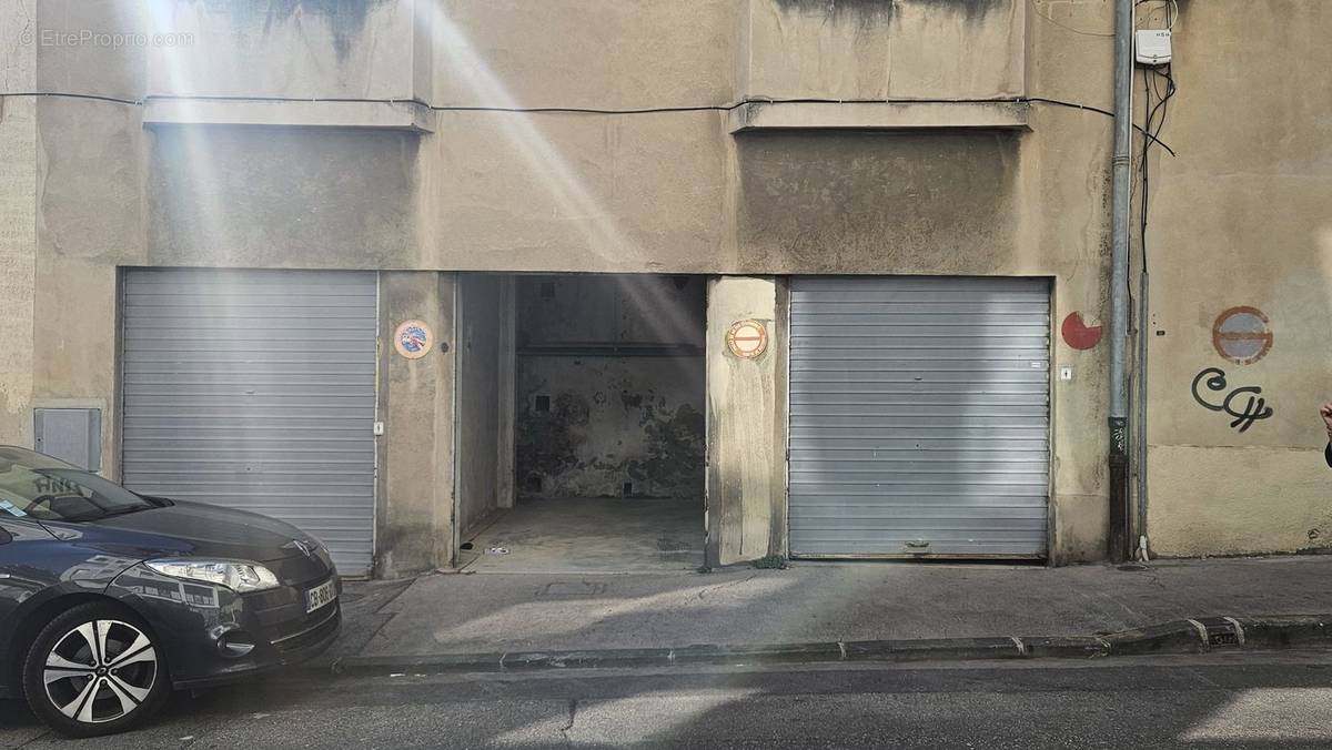 Parking à MARSEILLE-4E