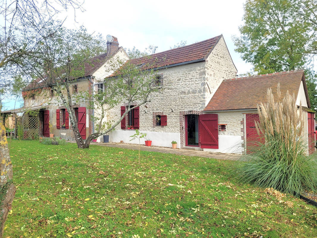 Maison à FLEURY-LA-VALLEE