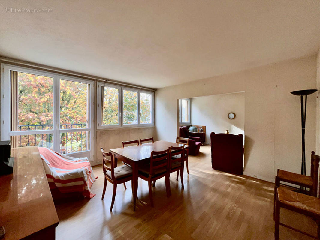 Appartement à JOUY-EN-JOSAS