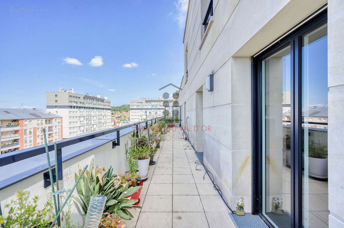 Appartement à SURESNES