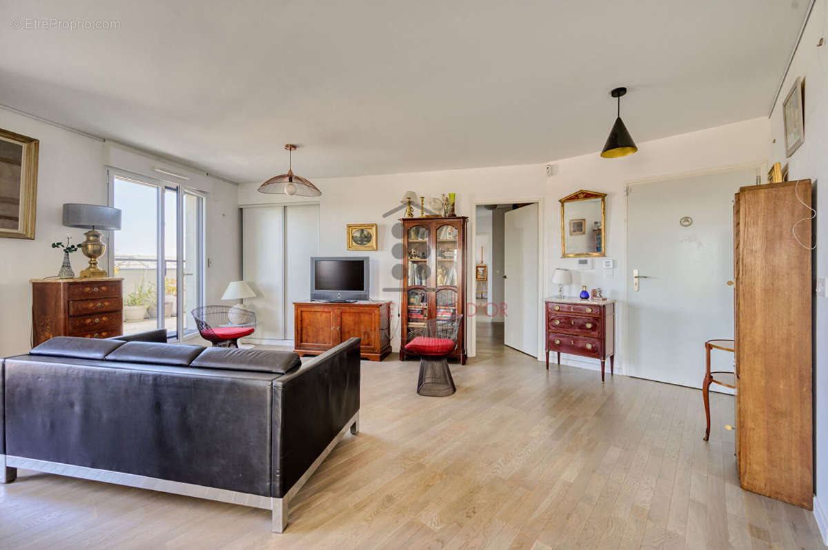 Appartement à SURESNES