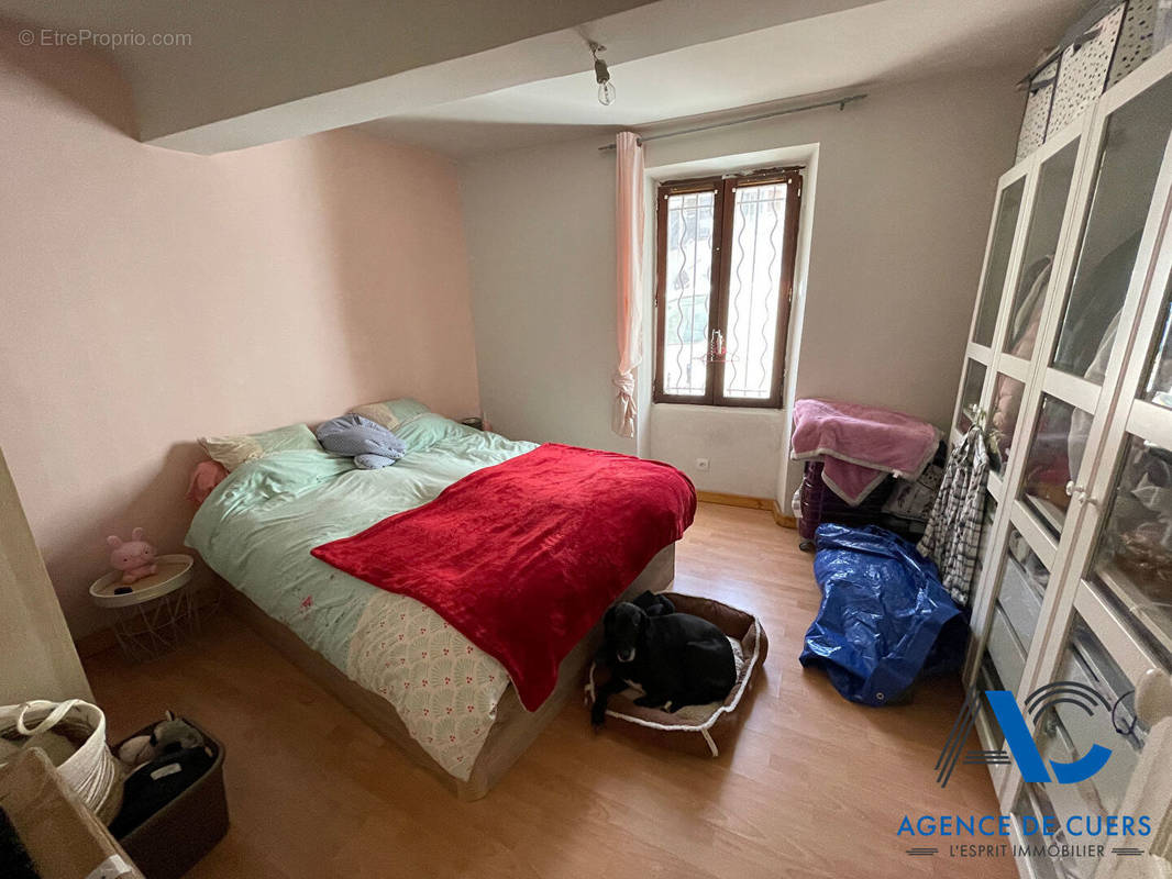 Appartement à CUERS