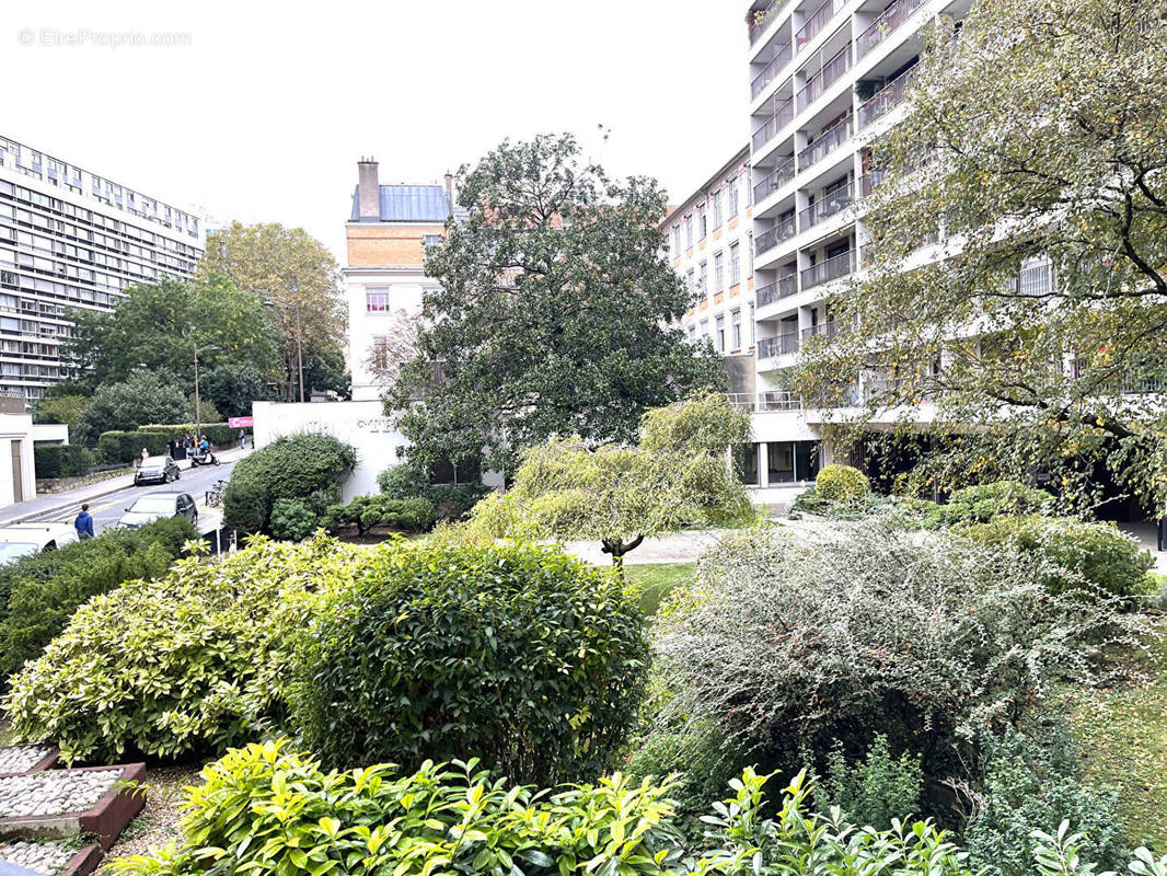 Appartement à PARIS-14E