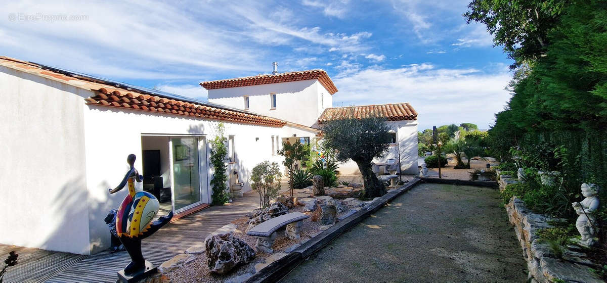 Maison à FREJUS