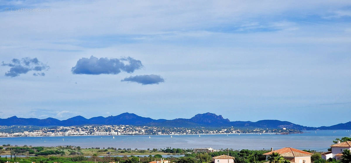 Maison à FREJUS