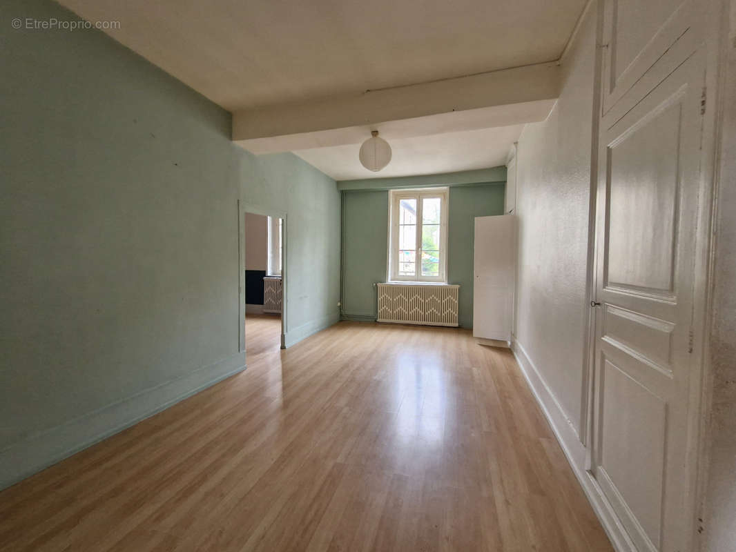 Appartement à SEURRE