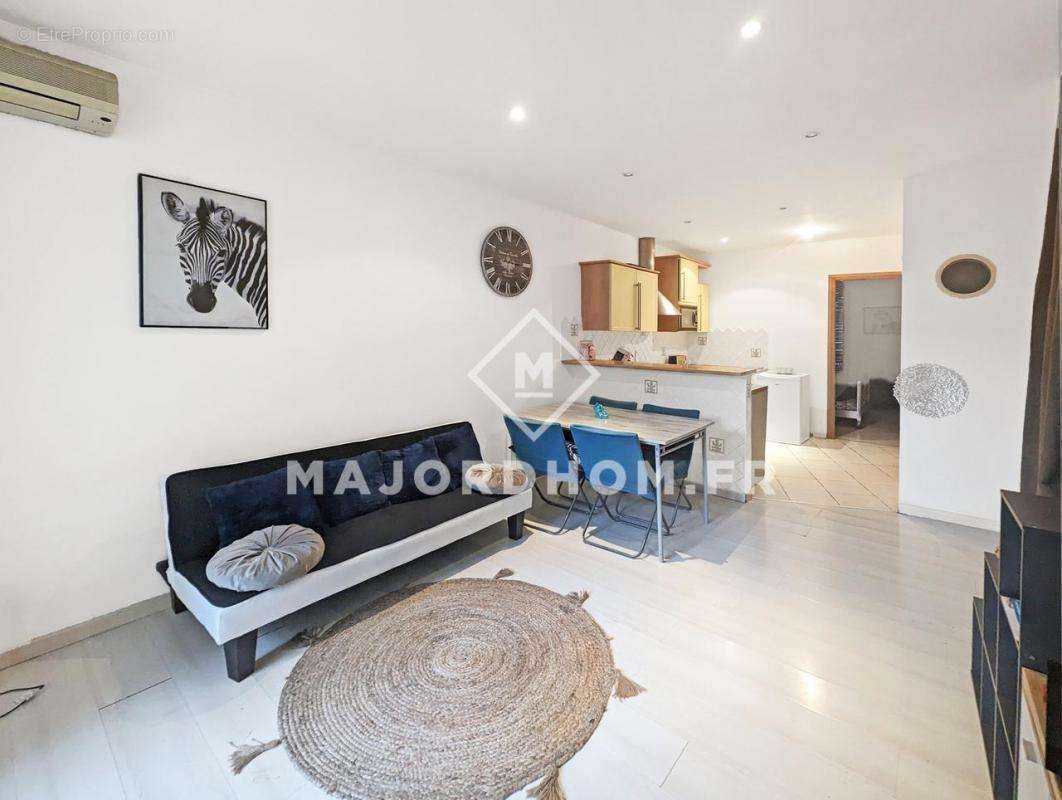 Appartement à MARSEILLE-5E