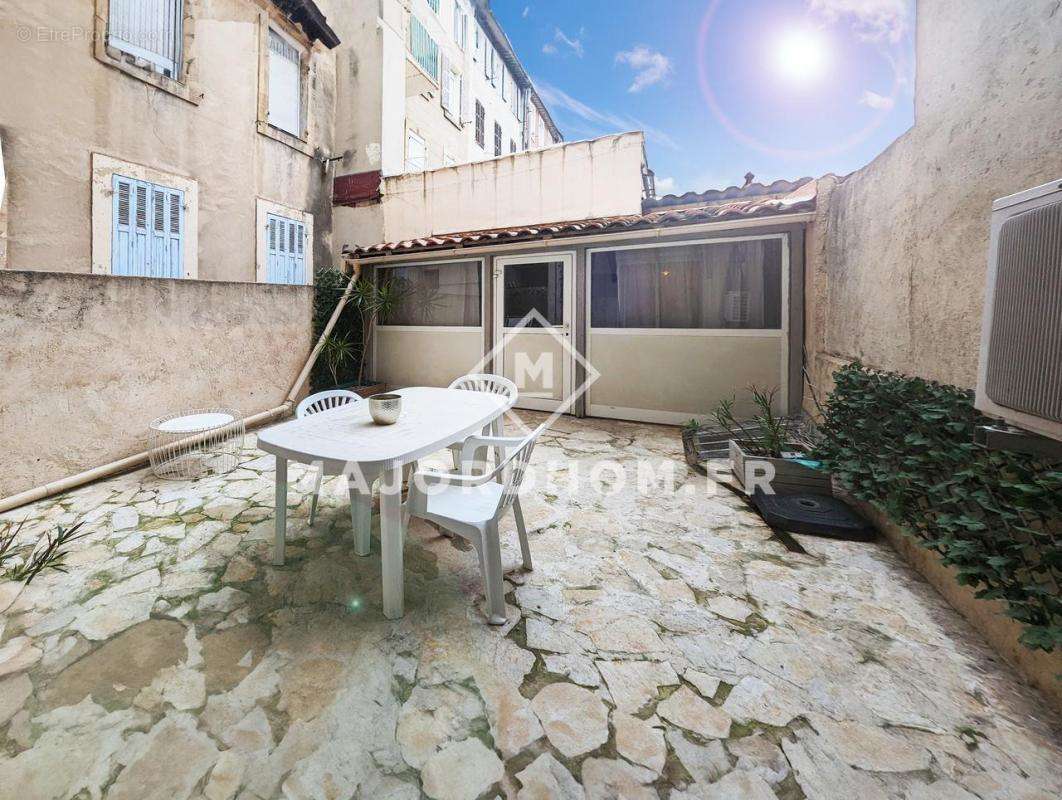 Appartement à MARSEILLE-5E