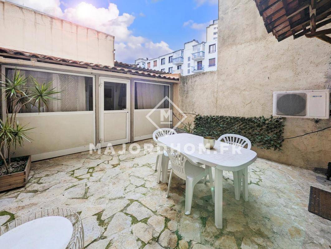 Appartement à MARSEILLE-5E