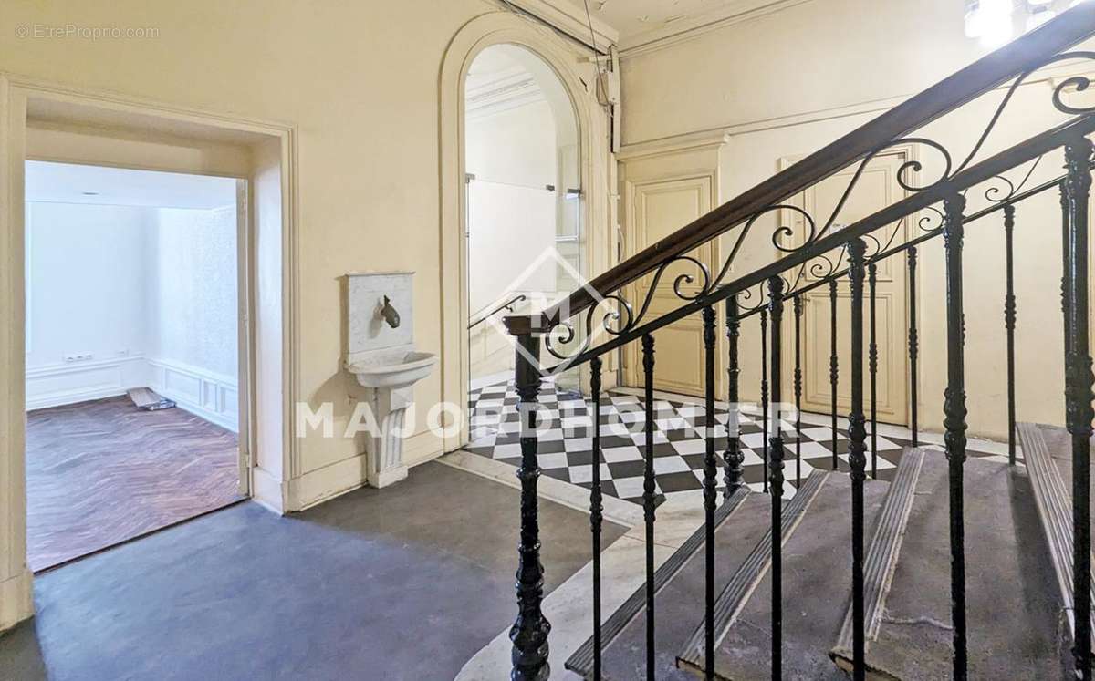 Appartement à MARSEILLE-1E