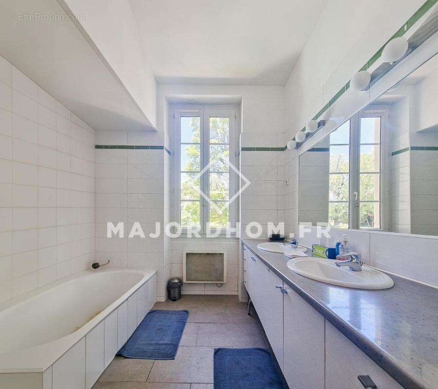 Appartement à MARSEILLE-11E