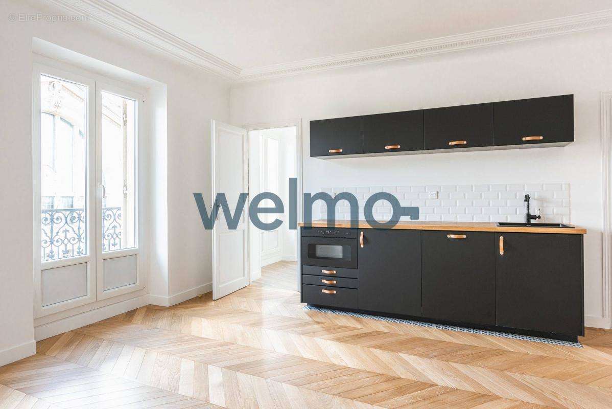 Appartement à PARIS-10E