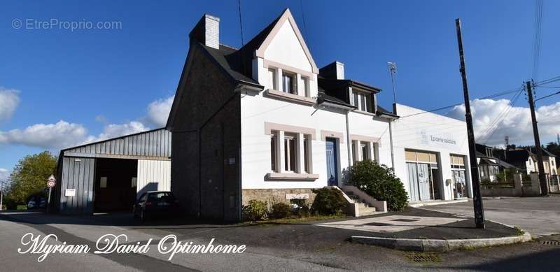 Appartement à ROSTRENEN