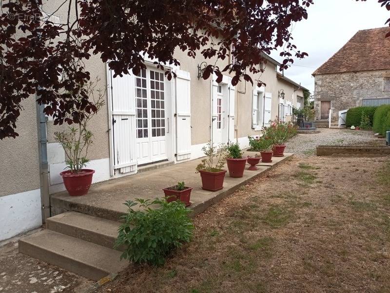 Maison à BRIGUEIL-LE-CHANTRE