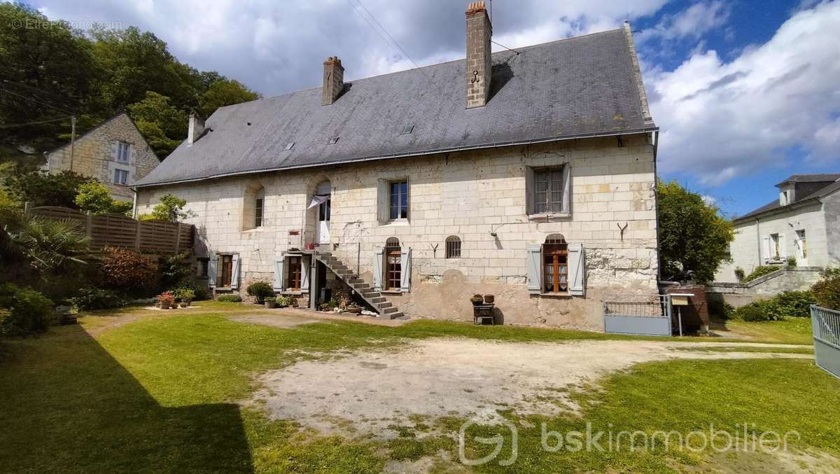 Maison à CHENEHUTTE-TREVES-CUNAULT