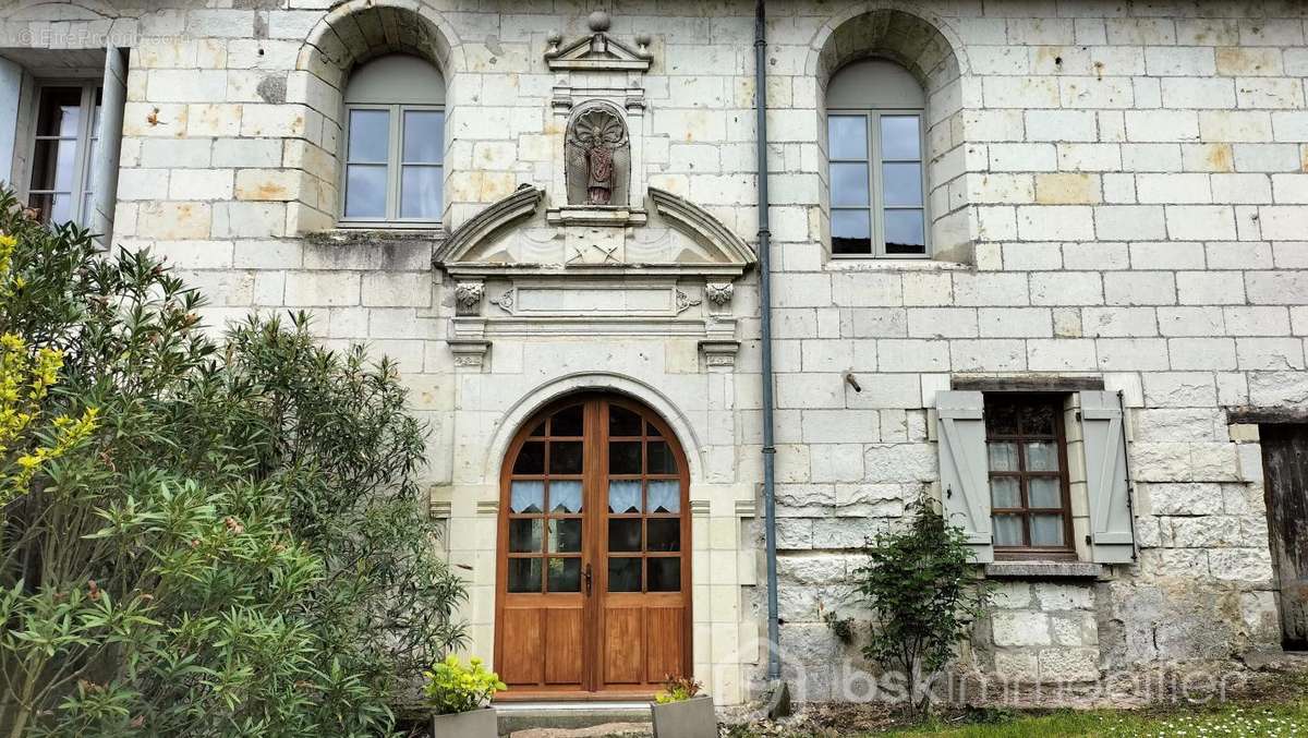 Maison à CHENEHUTTE-TREVES-CUNAULT