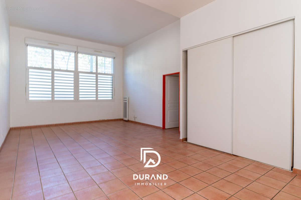 Appartement à MARSEILLE-2E