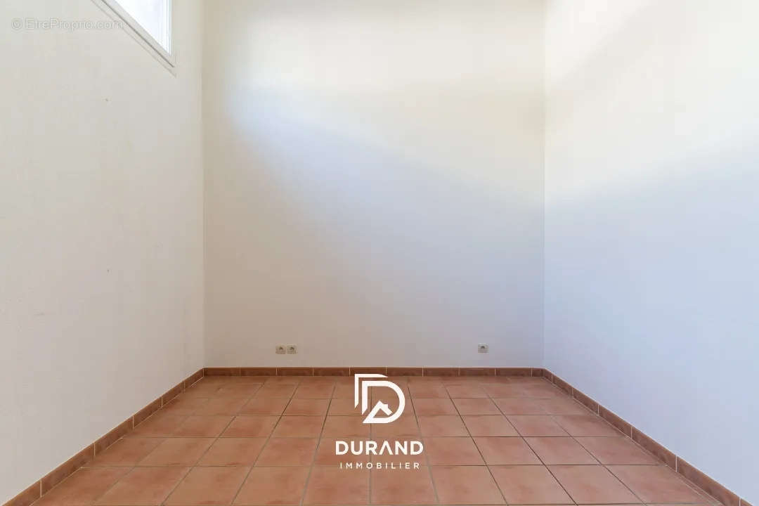 Appartement à MARSEILLE-2E