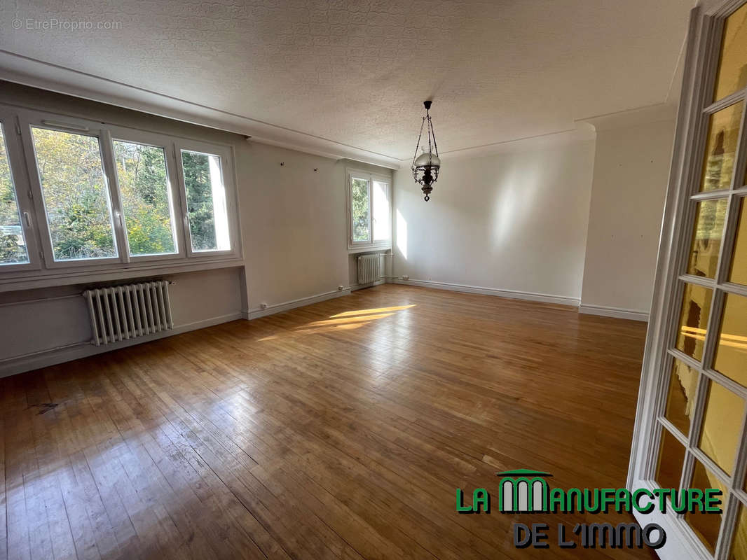 Appartement à SAINT-ETIENNE