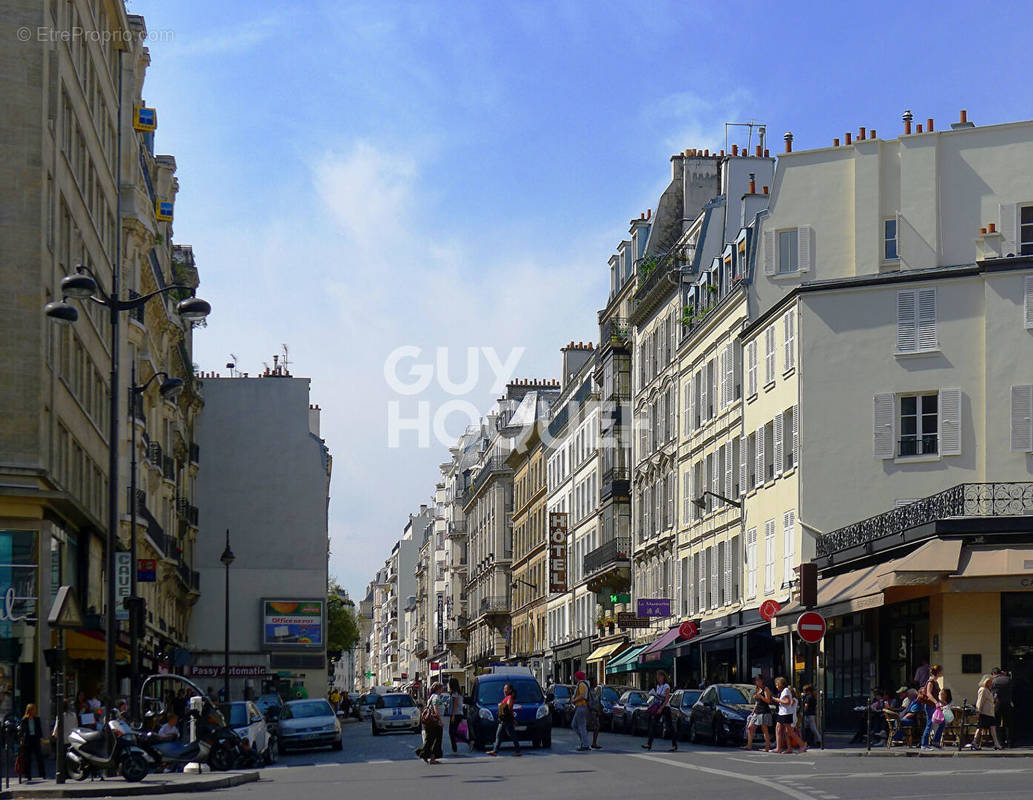 Appartement à PARIS-16E