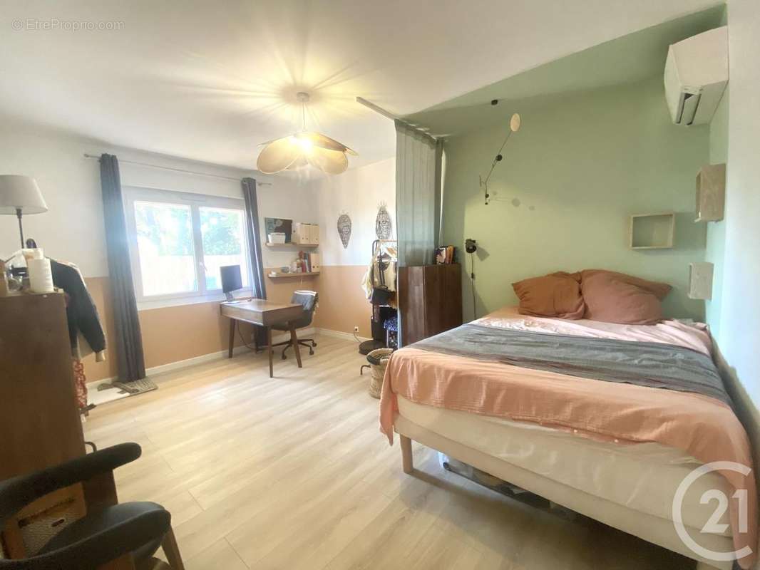 Appartement à SIX-FOURS-LES-PLAGES