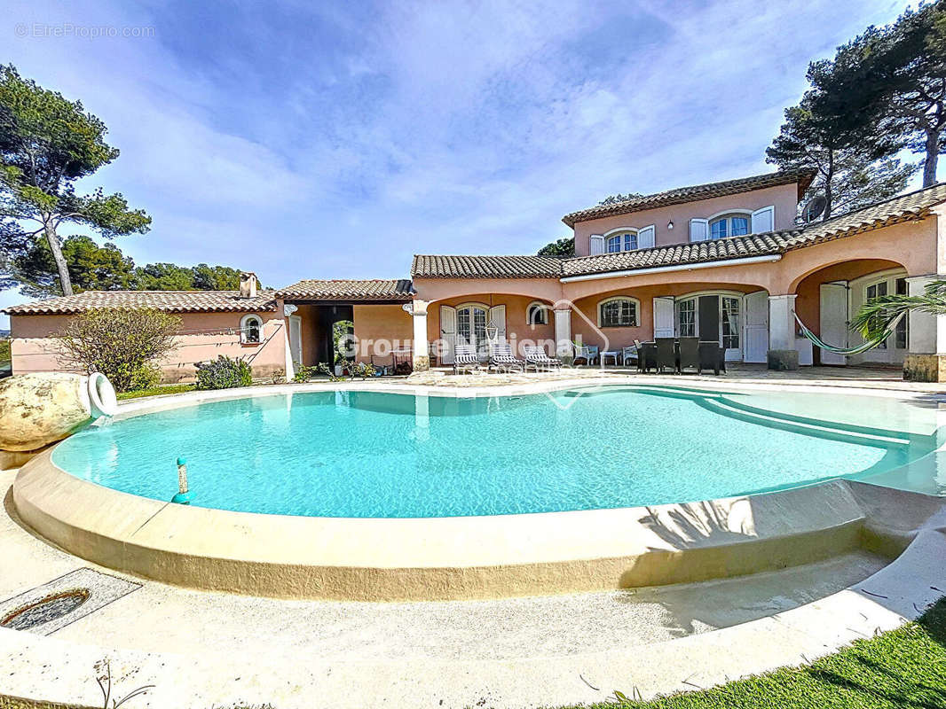 Maison à MOUGINS