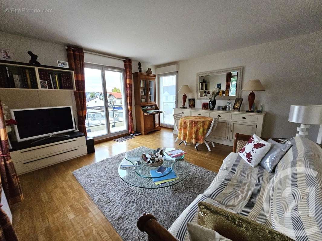 Appartement à SAINT-MAUR-DES-FOSSES