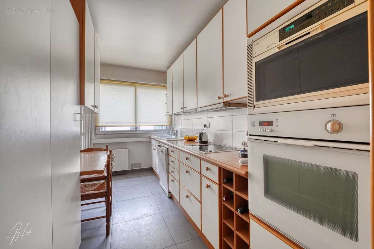 Appartement à PARIS-15E