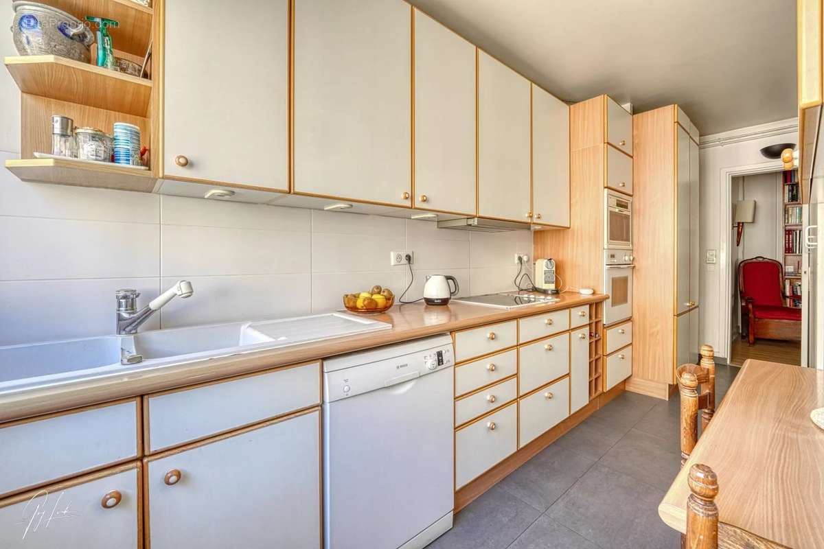 Appartement à PARIS-15E