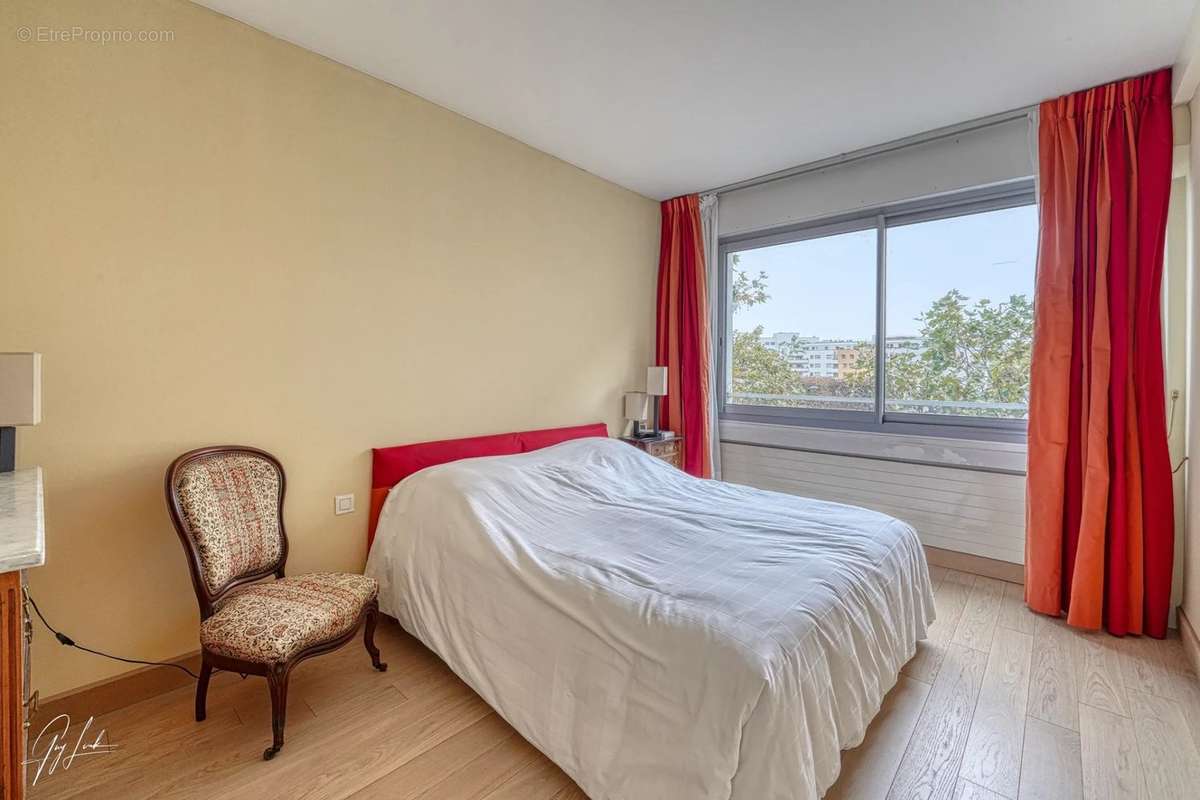 Appartement à PARIS-15E