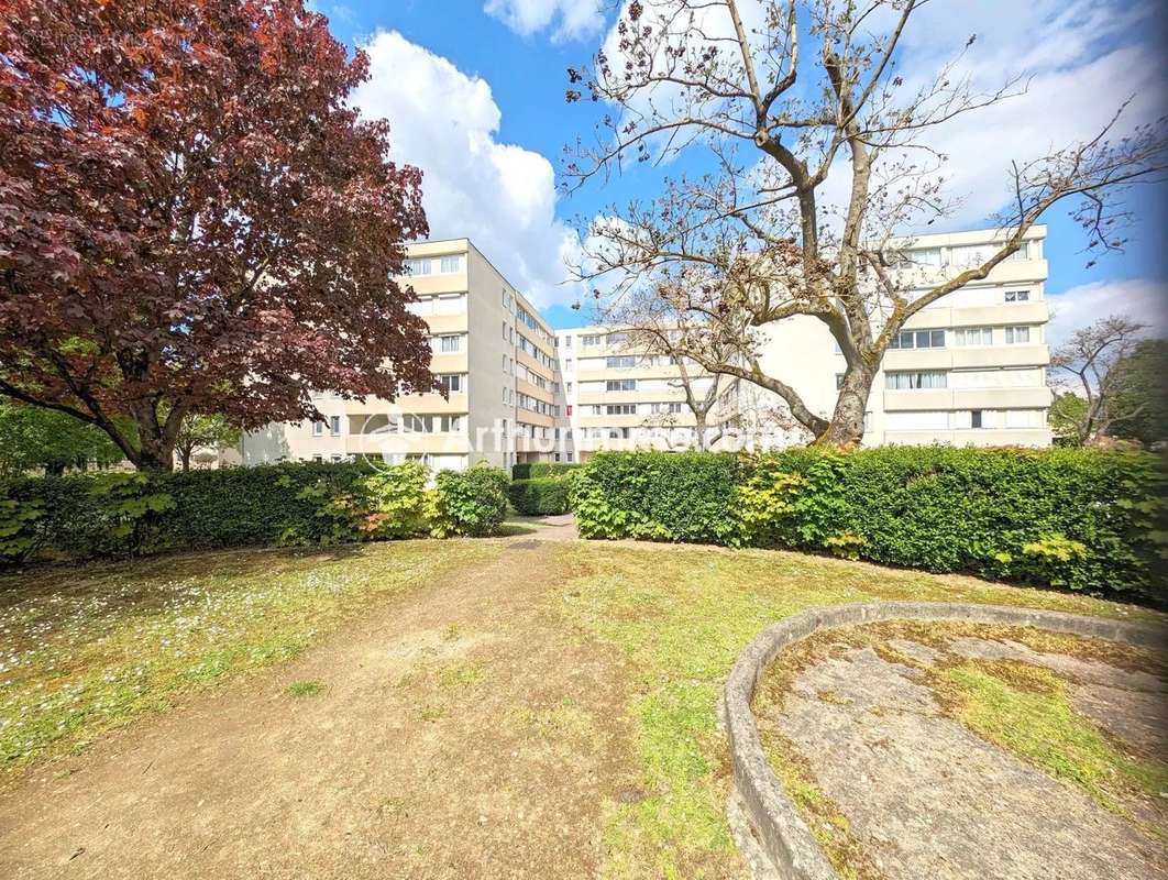 Appartement à SAVIGNY-LE-TEMPLE