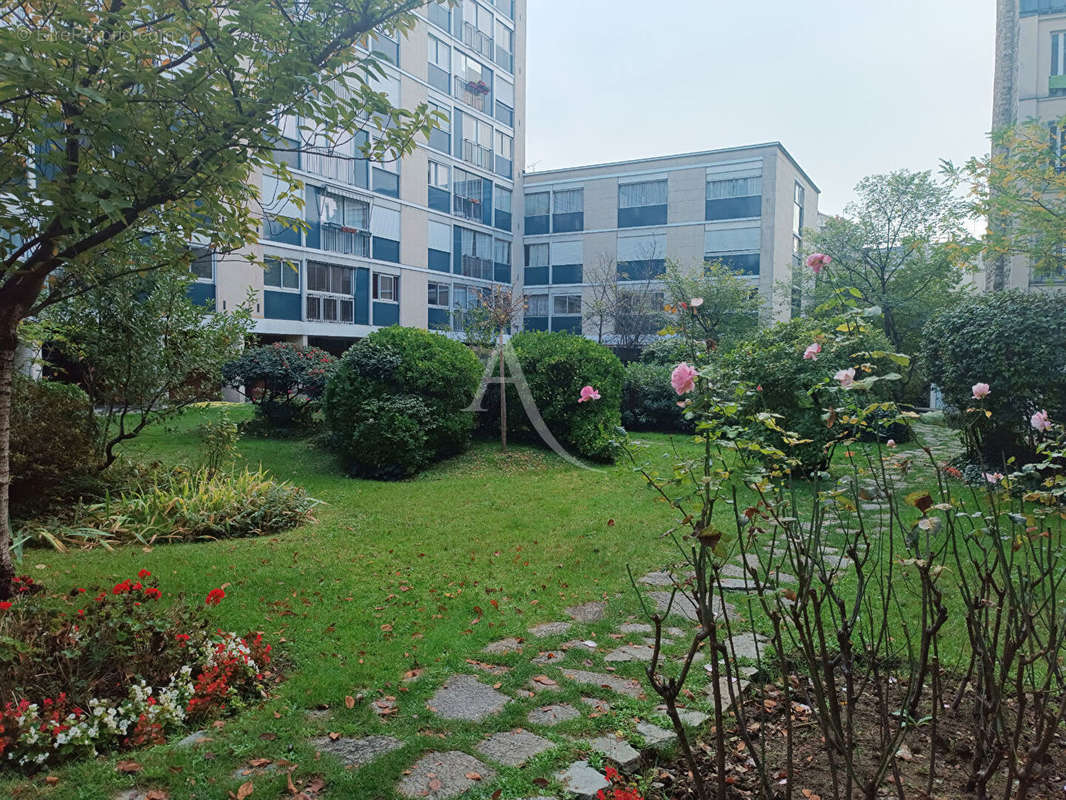 Appartement à PARIS-20E