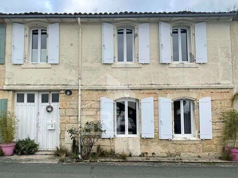 Maison à BAYON-SUR-GIRONDE