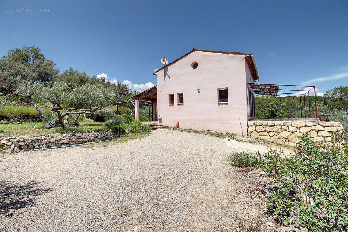 Maison à ENTRECASTEAUX