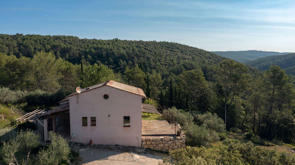 Maison à ENTRECASTEAUX