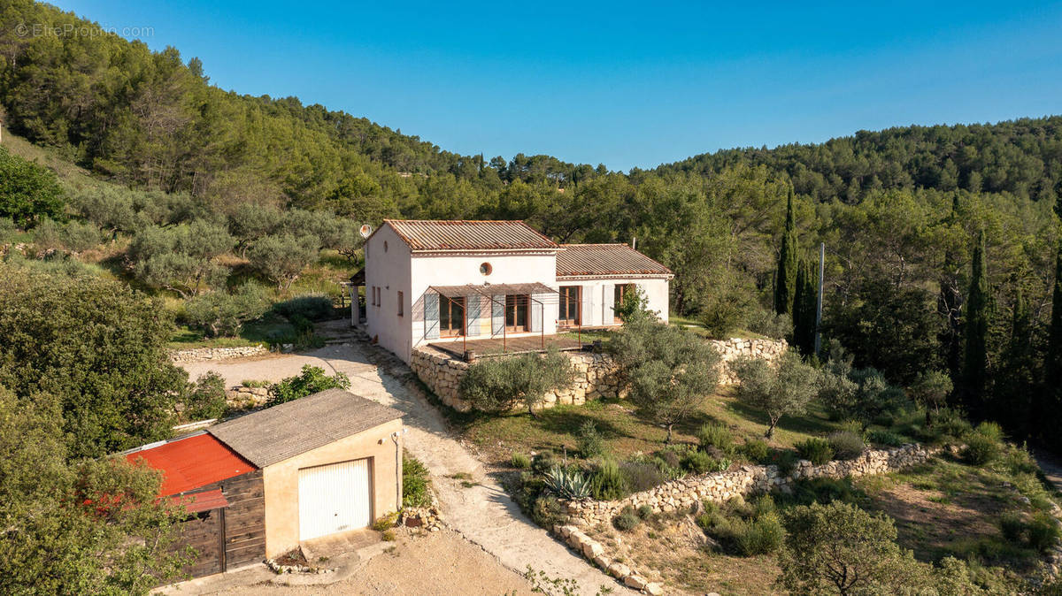 Maison à ENTRECASTEAUX