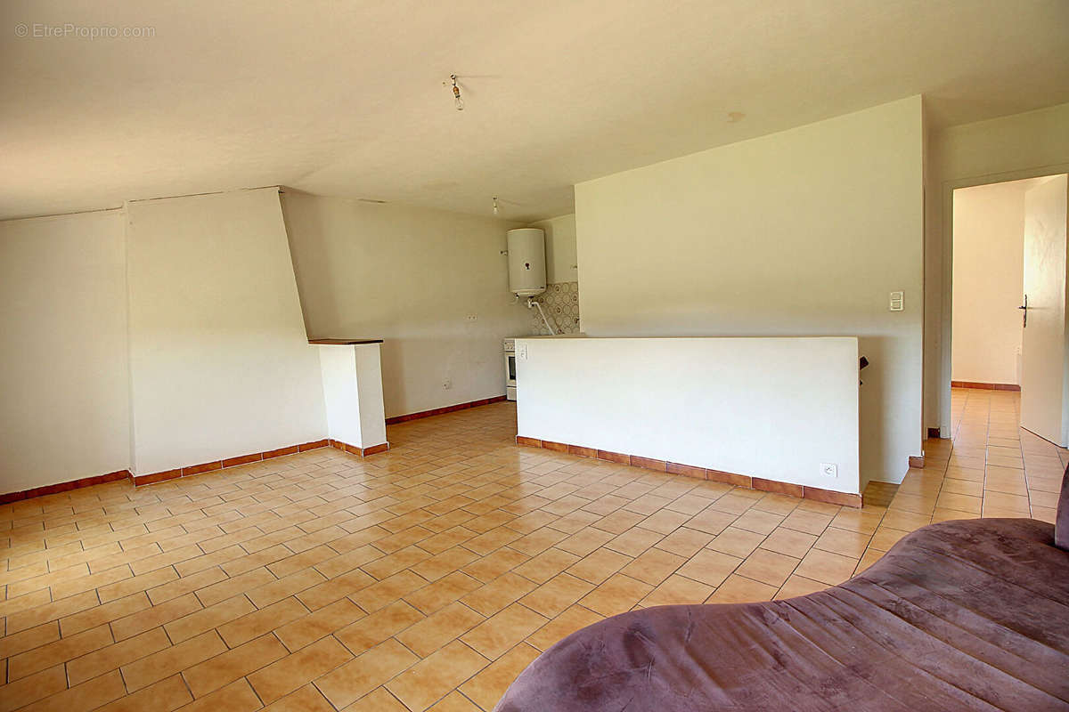 Appartement à AMPUS