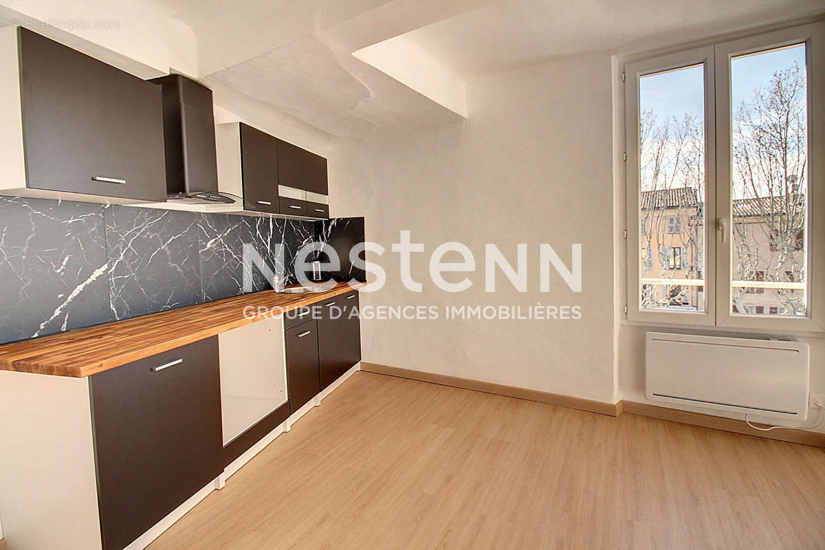 Appartement à SALERNES