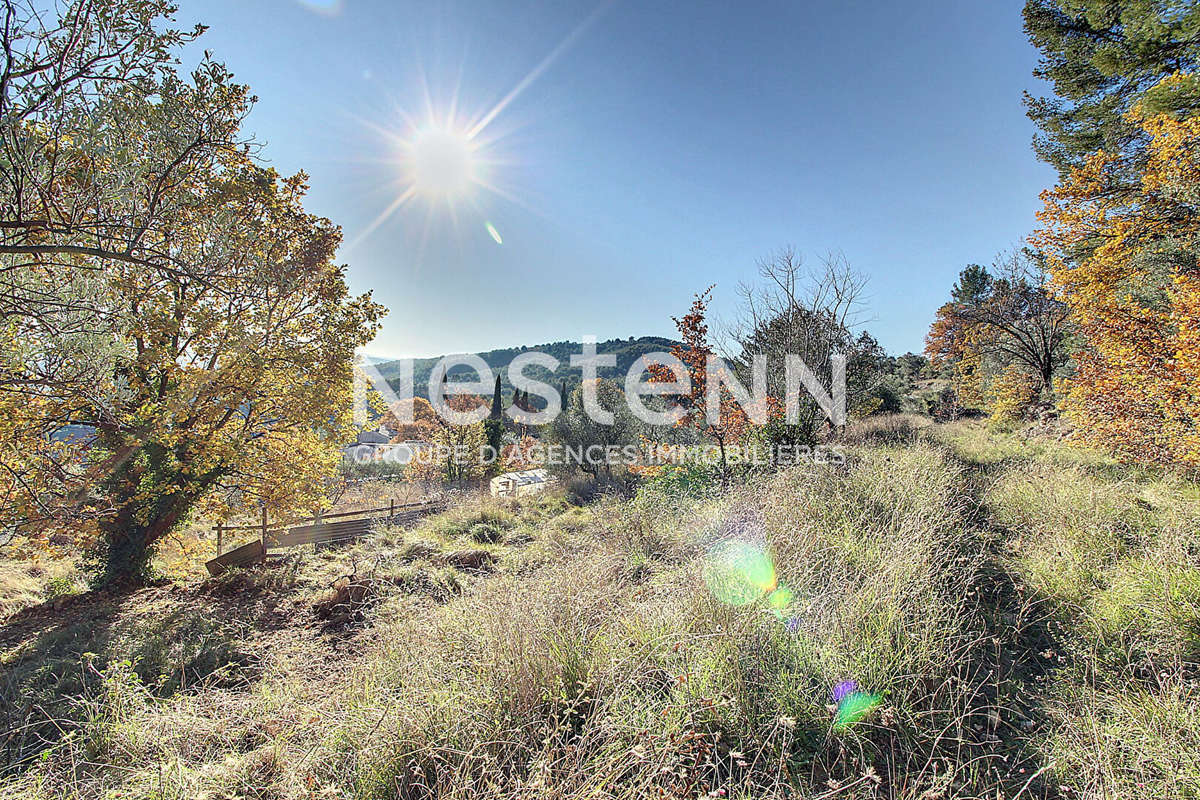 Terrain à AMPUS