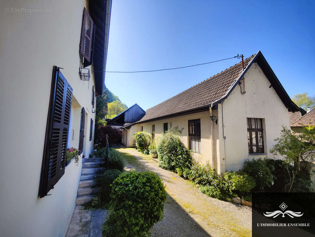 Maison à BREGNIER-CORDON