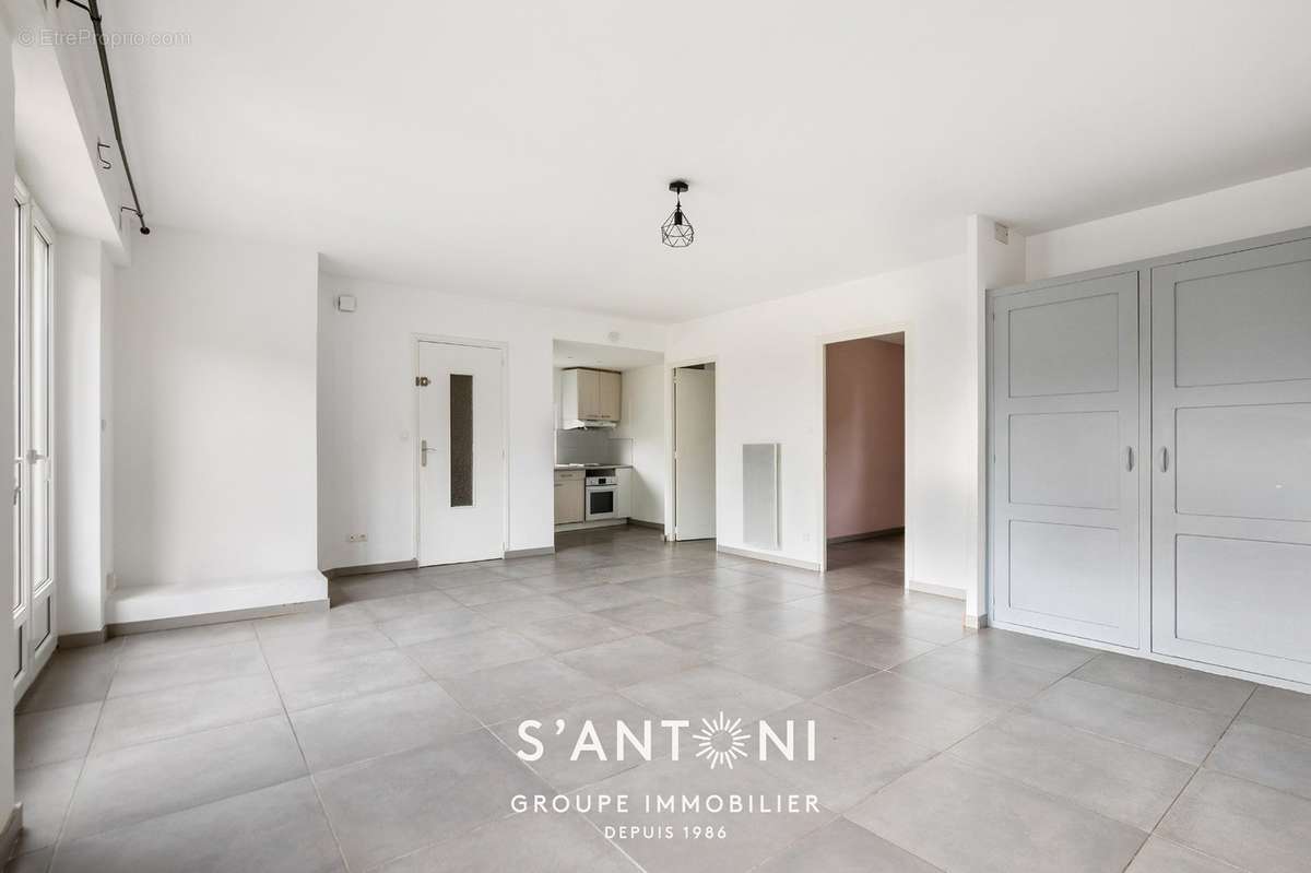 Appartement à VILLENEUVE-LES-BEZIERS