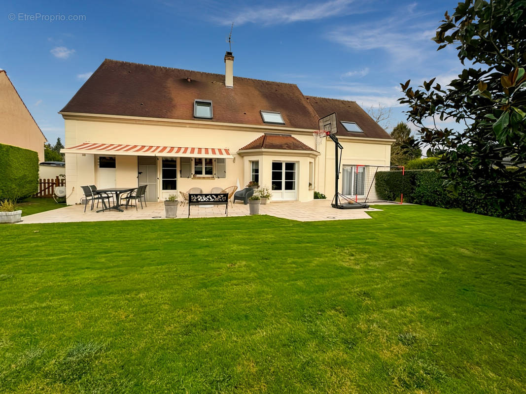 Maison à CONCHES-SUR-GONDOIRE