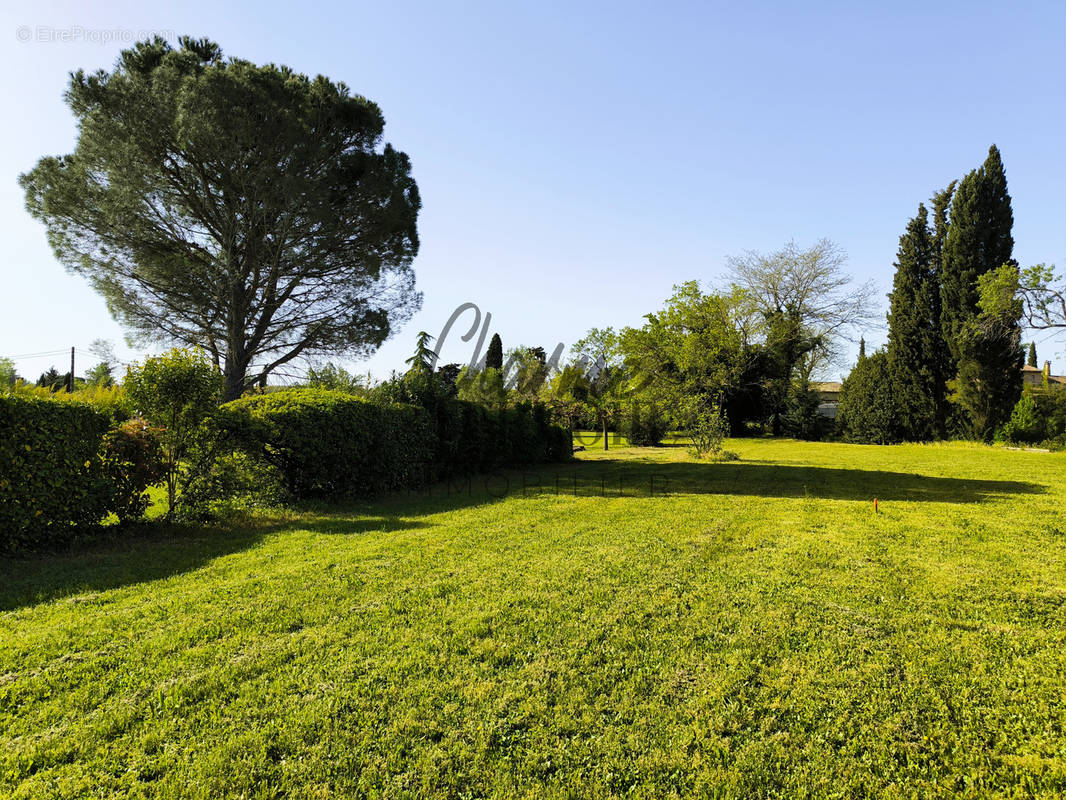 Terrain à SAINT-QUENTIN-LA-POTERIE