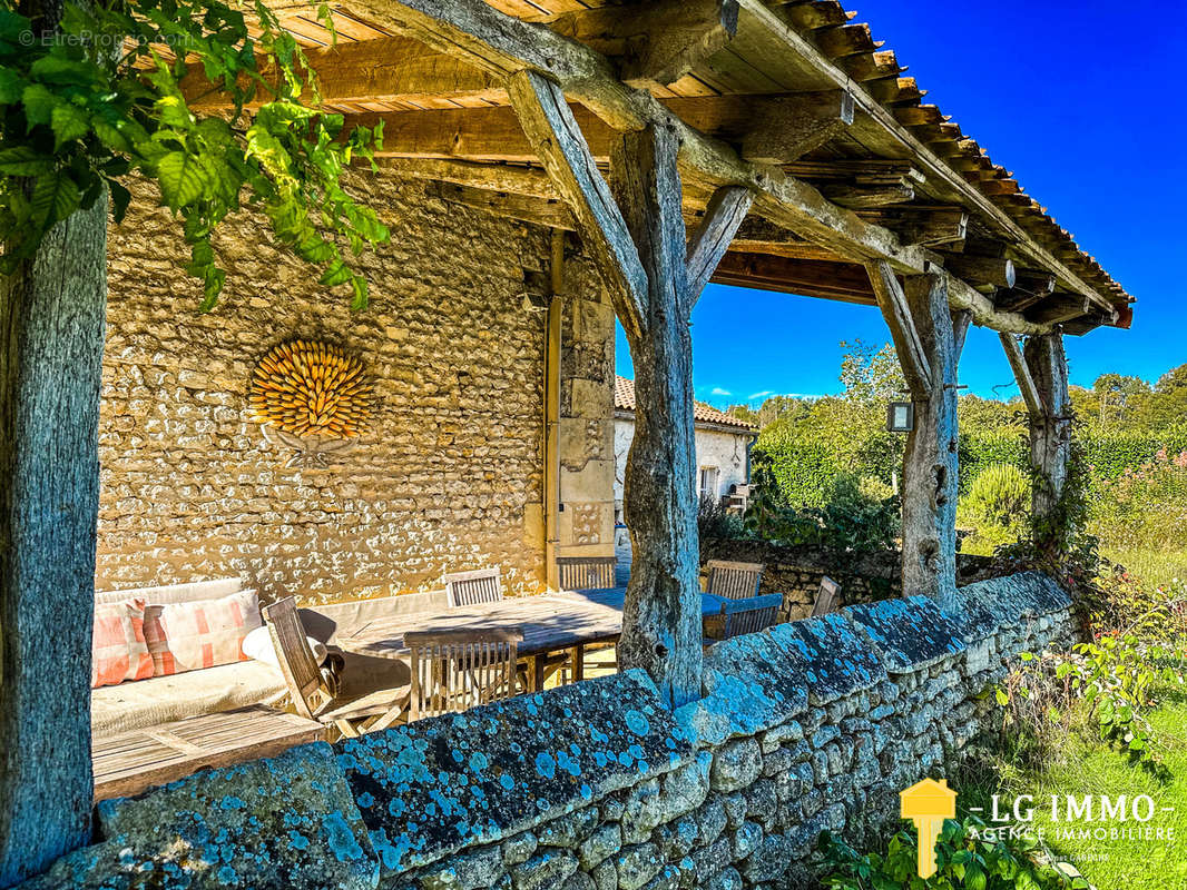 Maison à MORTAGNE-SUR-GIRONDE