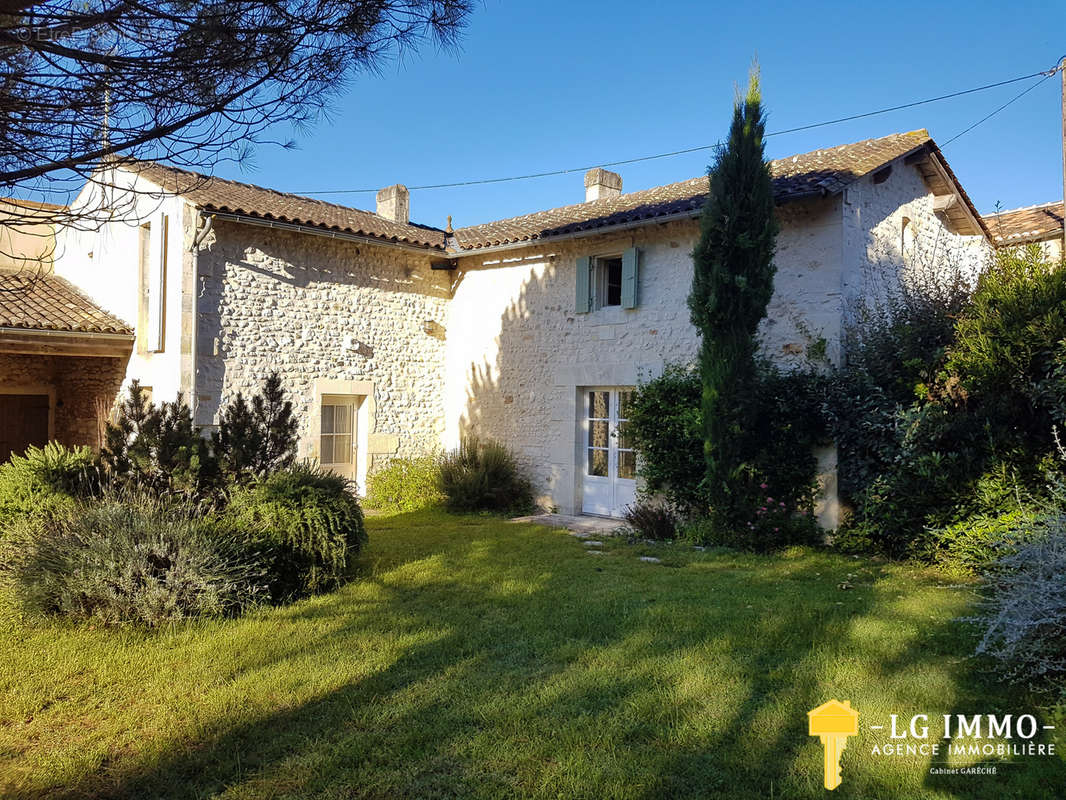 Maison à MORTAGNE-SUR-GIRONDE