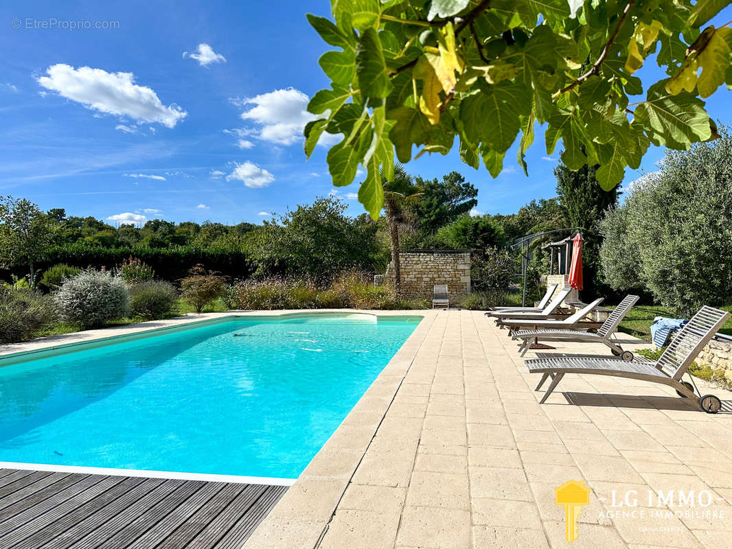 Maison à MORTAGNE-SUR-GIRONDE