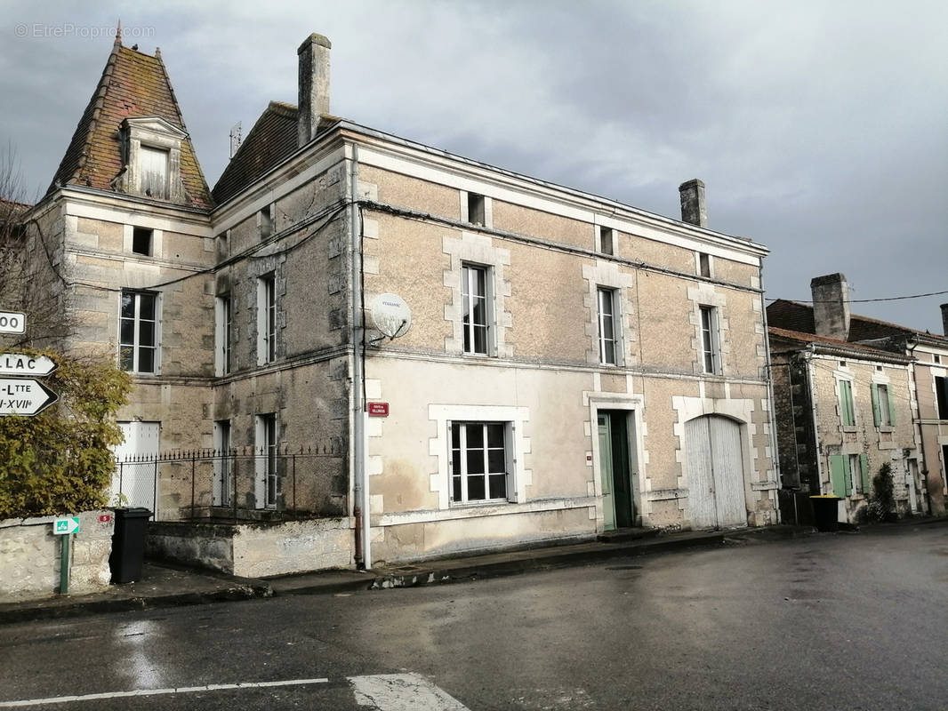 Maison à PALLUAUD